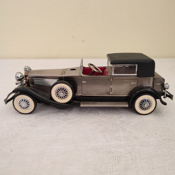 Duesenberg 1934 miniature 1/18